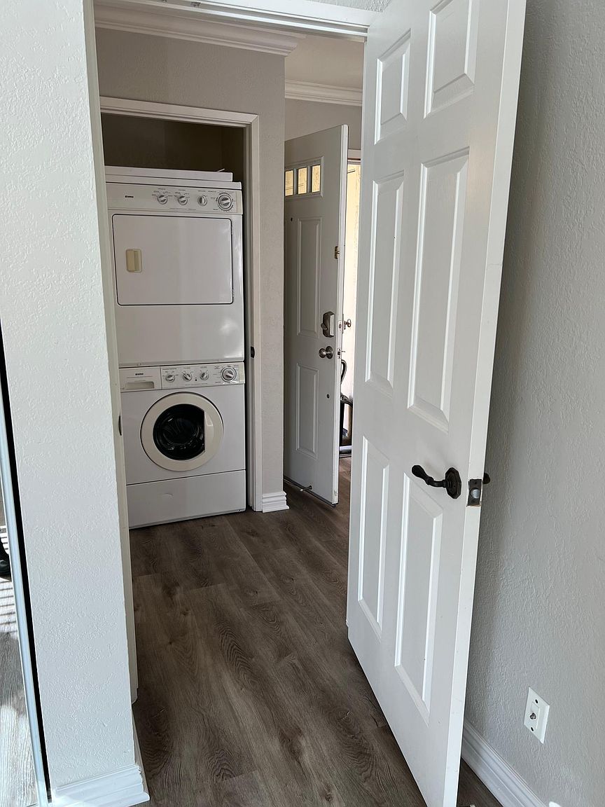 3615 Ash St photo 2