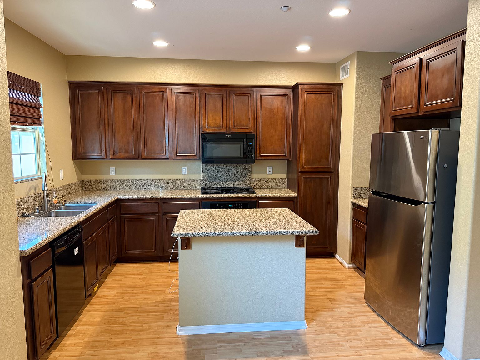 2285 Huntington Point Rd photo 5