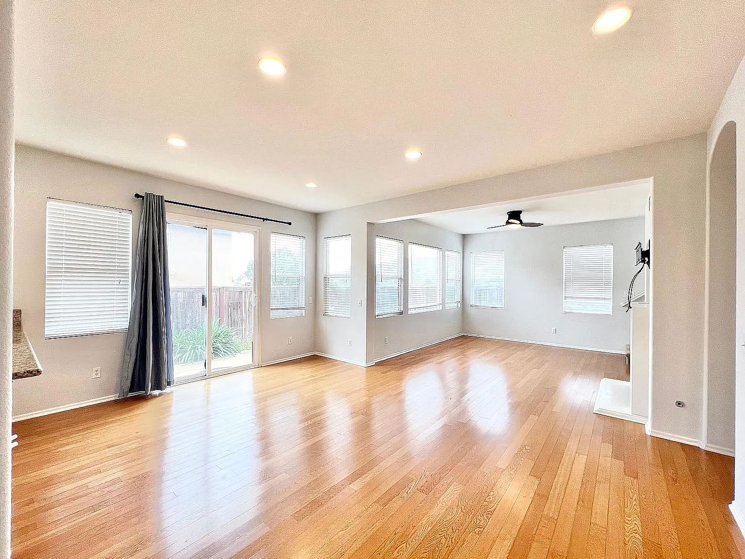 16864 Saintsbury Gln photo 3
