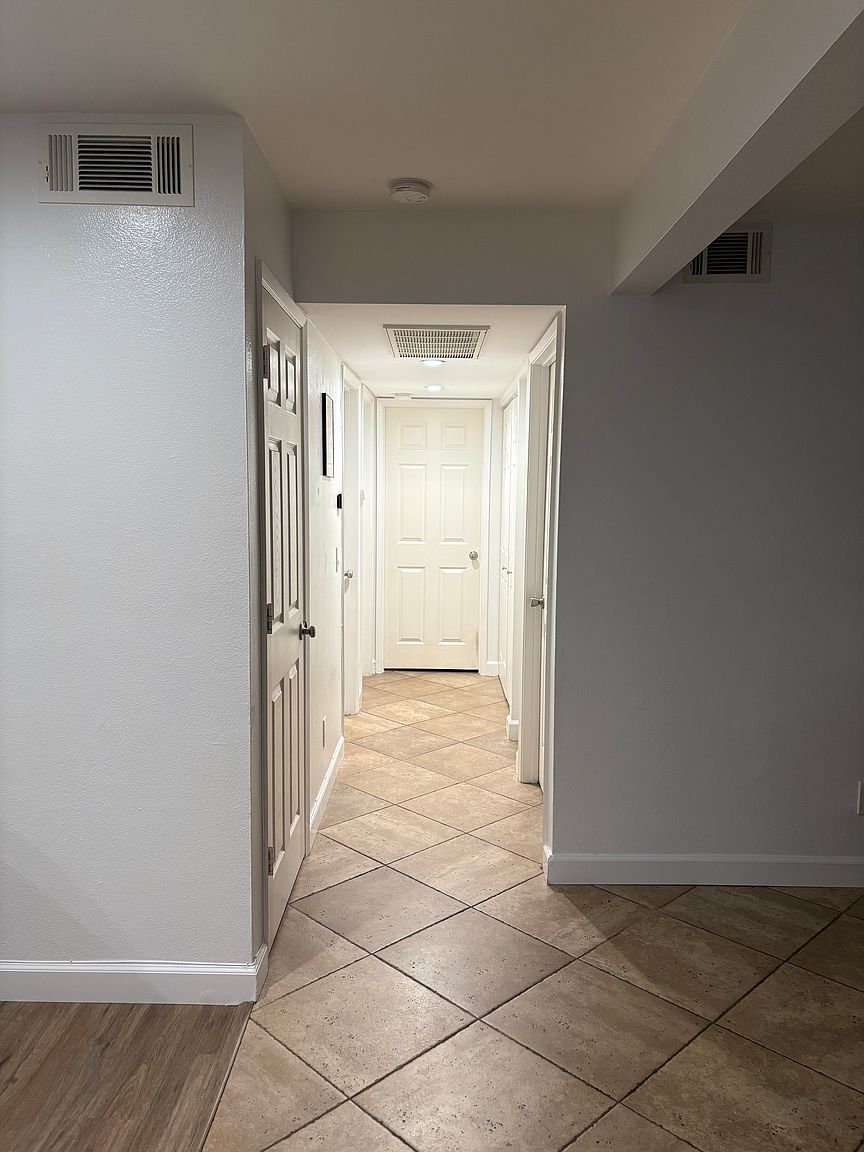 2550 White Oak Pl photo 4