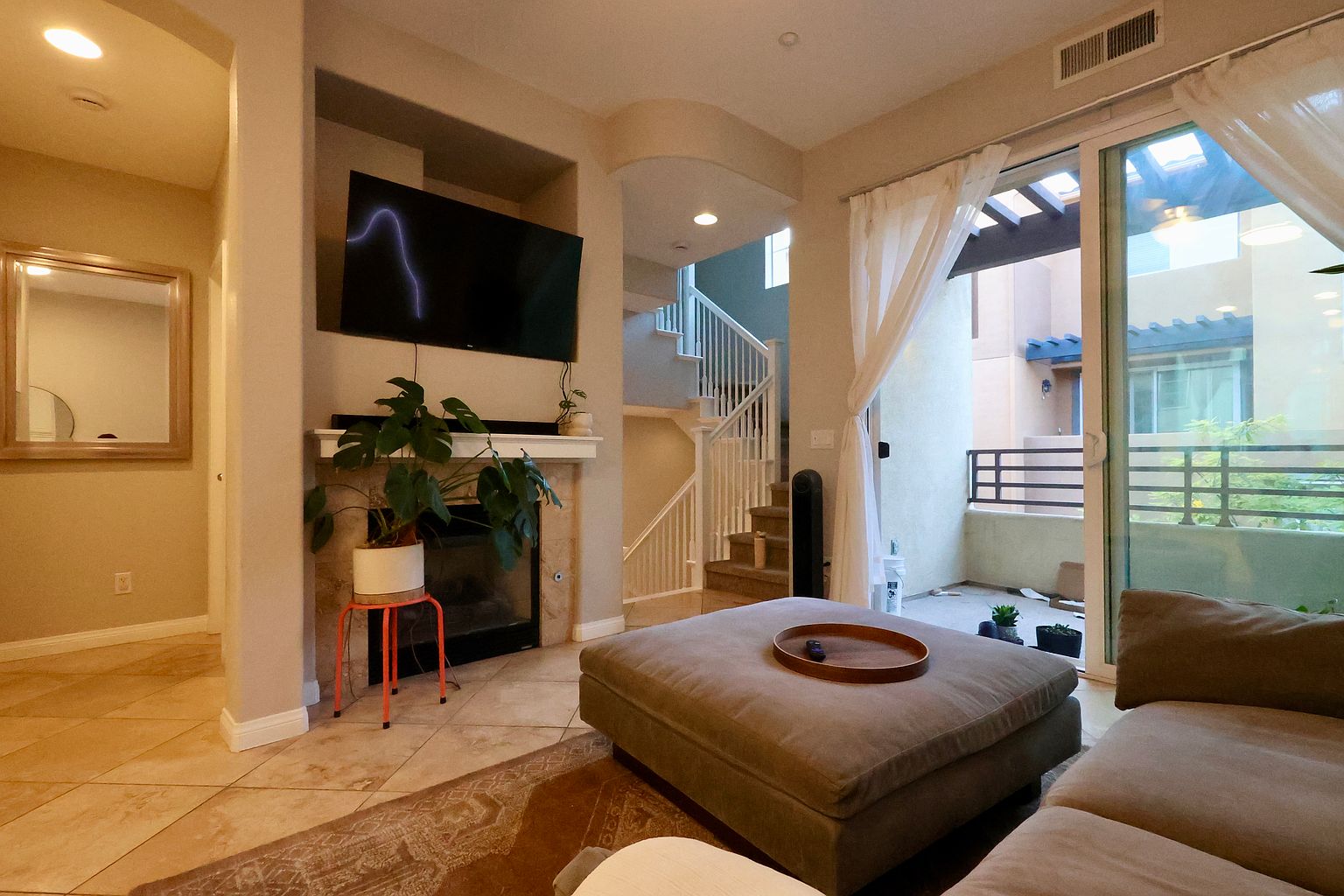 2870 Escala Cir photo 2