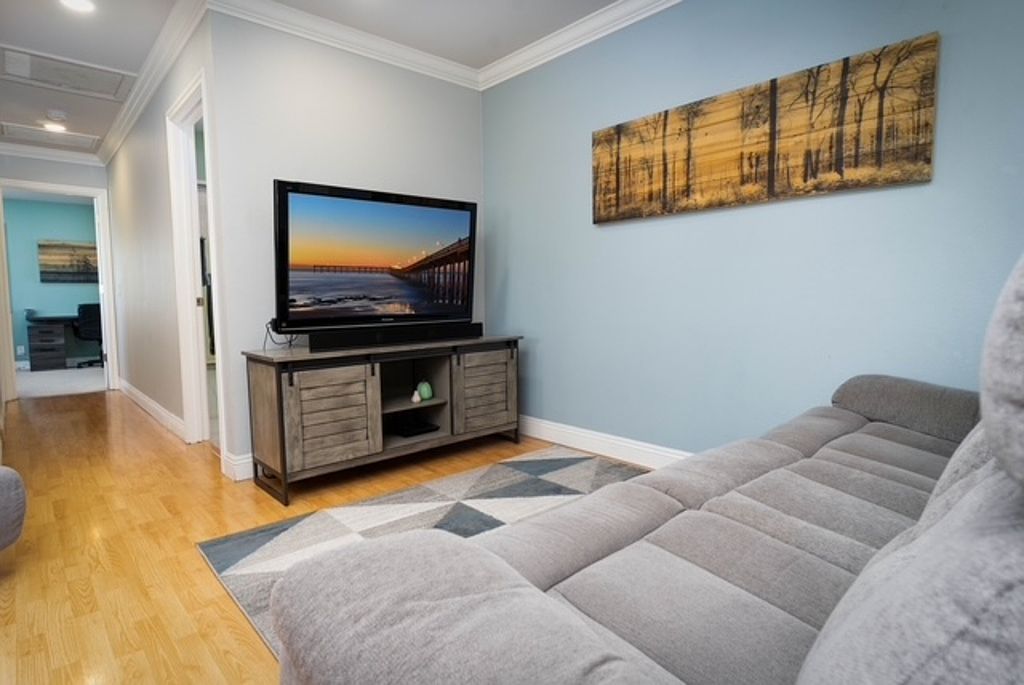 4411 Wilson Ave photo 3
