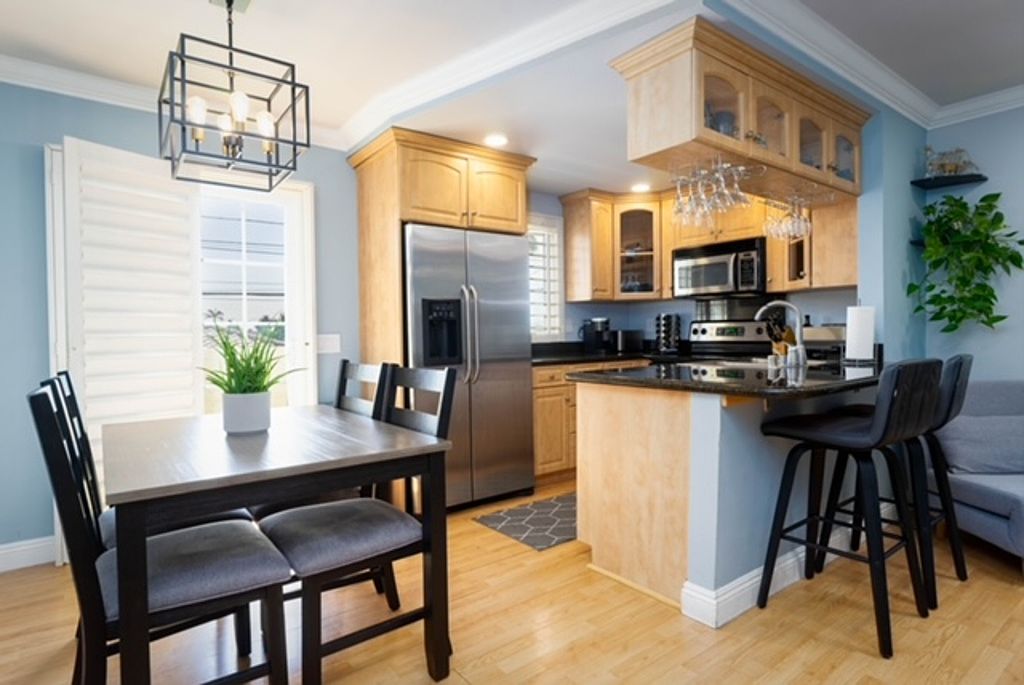 4411 Wilson Ave photo 2