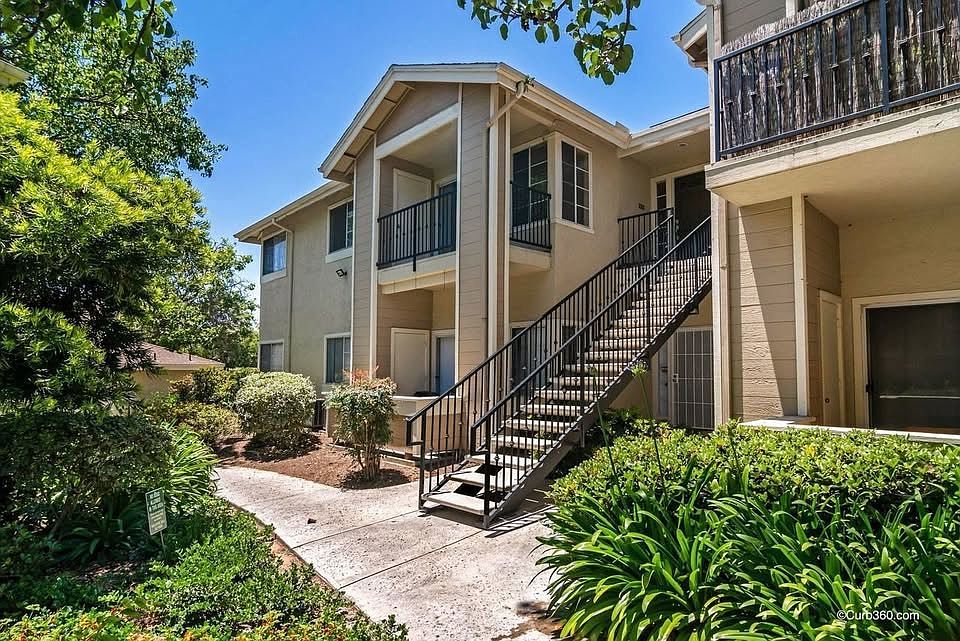 3555 Grove St photo 5