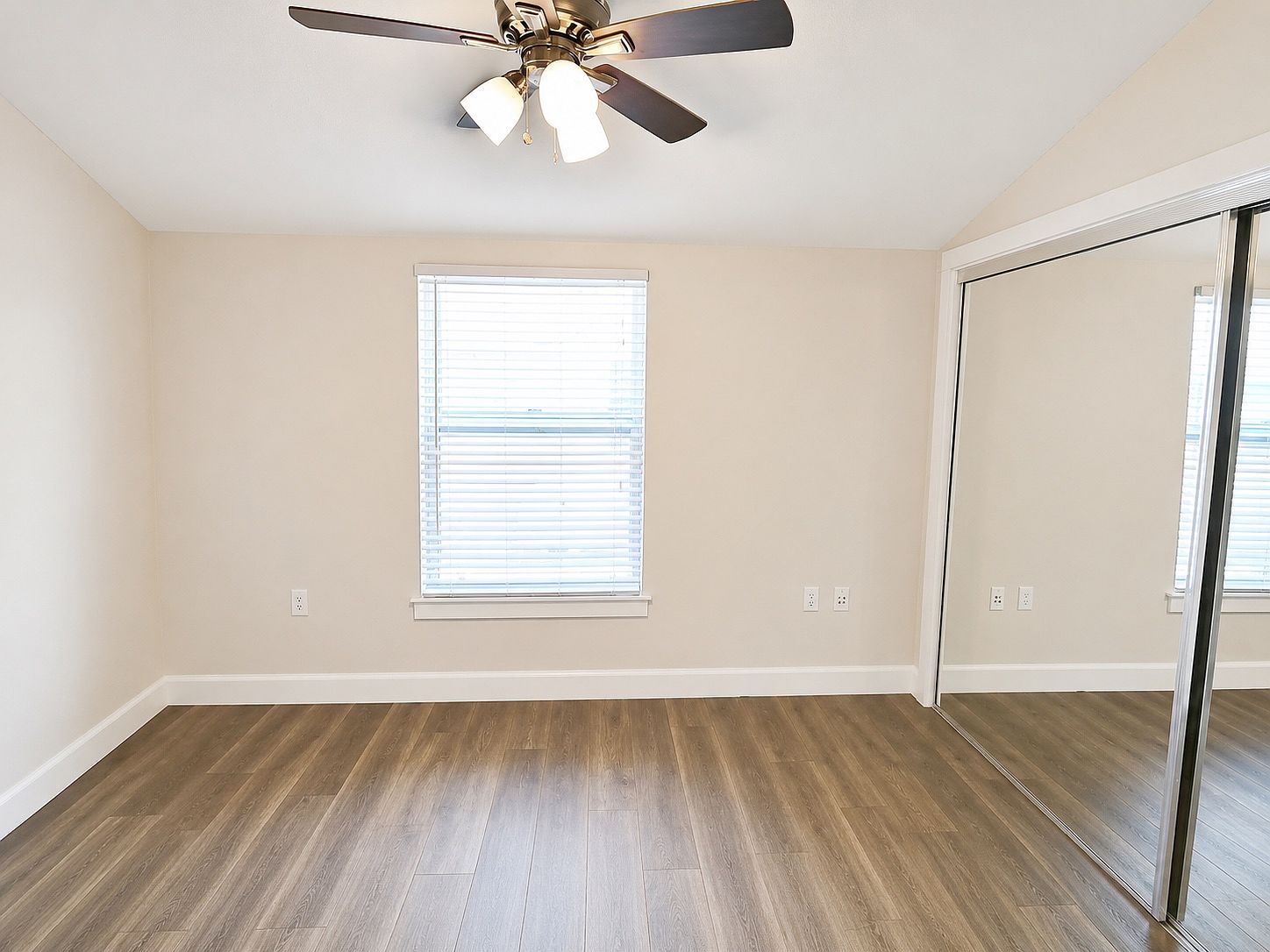 201 Cahill Park Dr photo 5