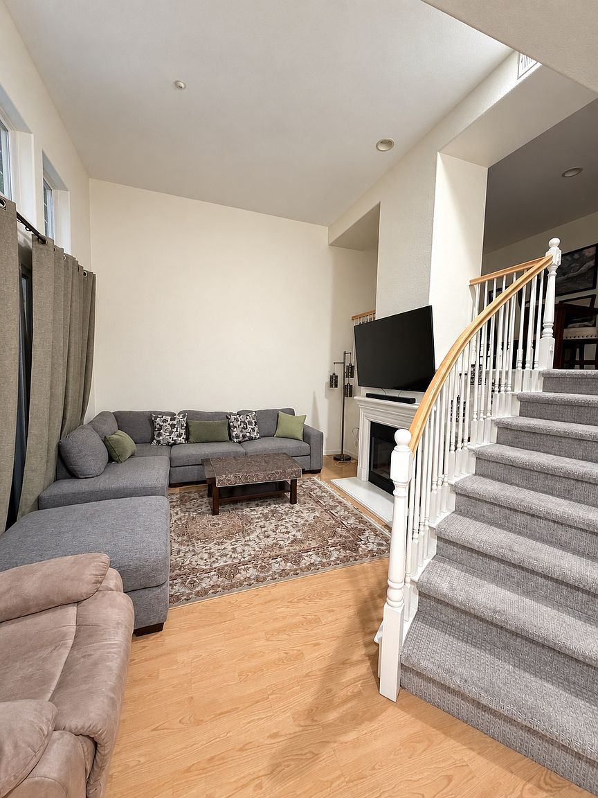 347 Vista Roma Way photo 2