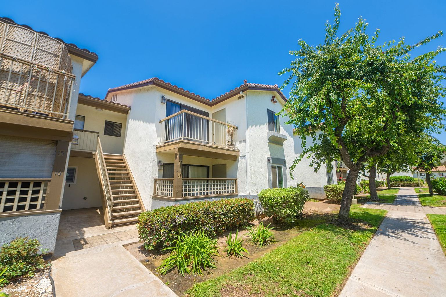 3550 Sunset Ln photo 2