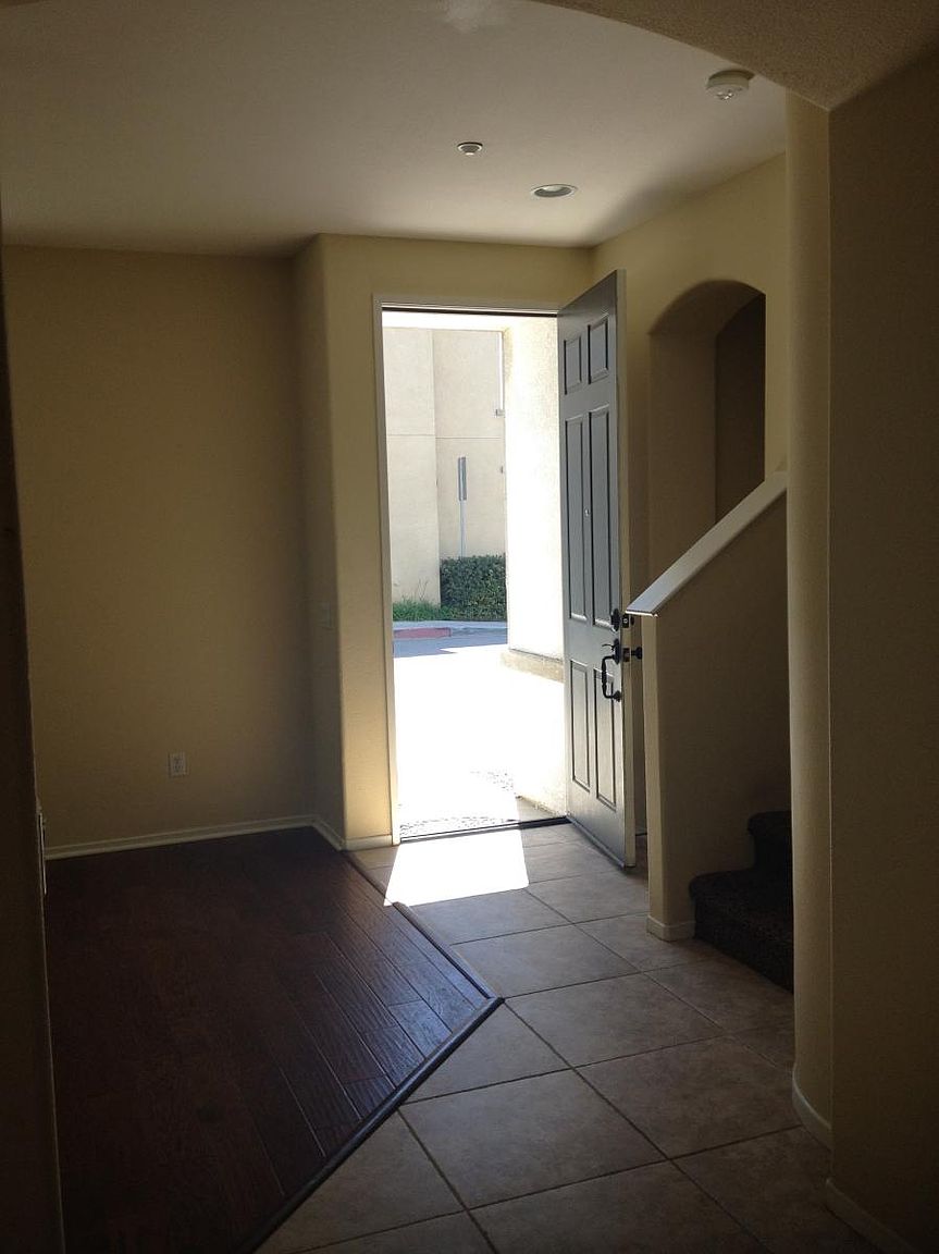 41885 Davenport Way photo 4