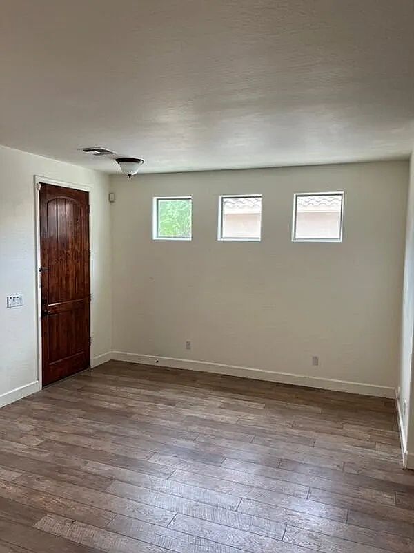 3718 E Sebastian Ln photo 4