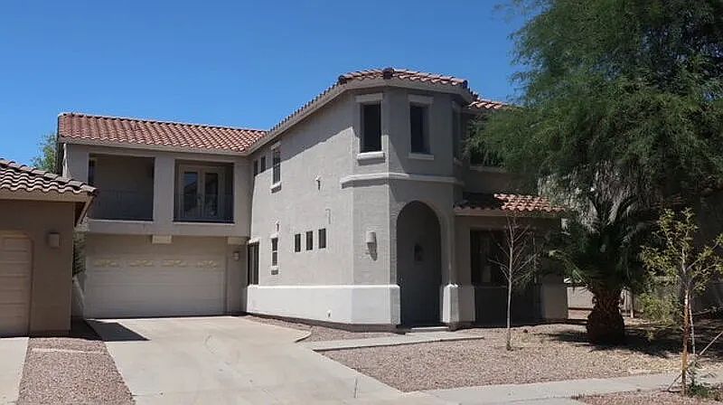 3718 E Sebastian Ln photo 3