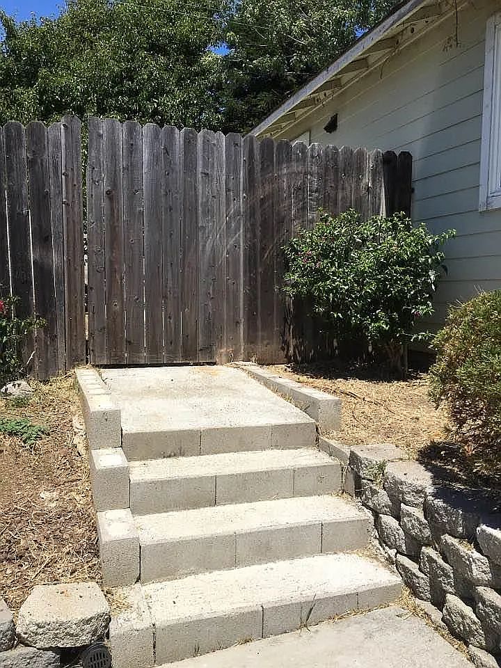 150 Idora Ave photo 2