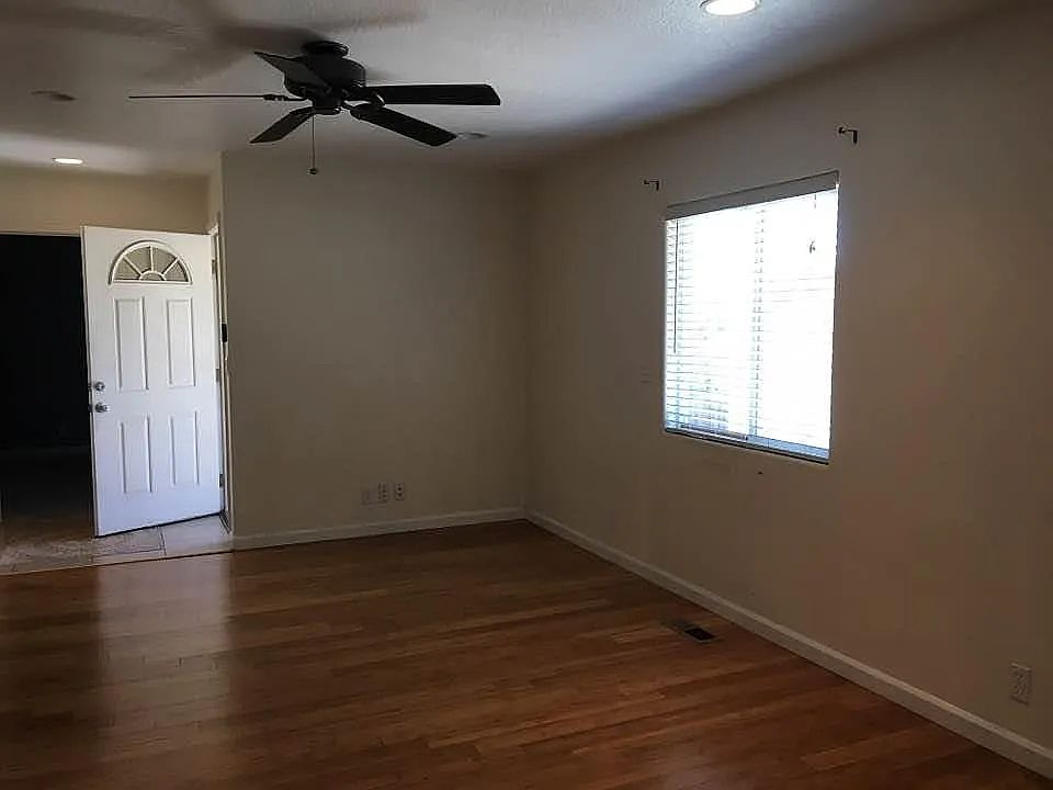 150 Idora Ave photo 3