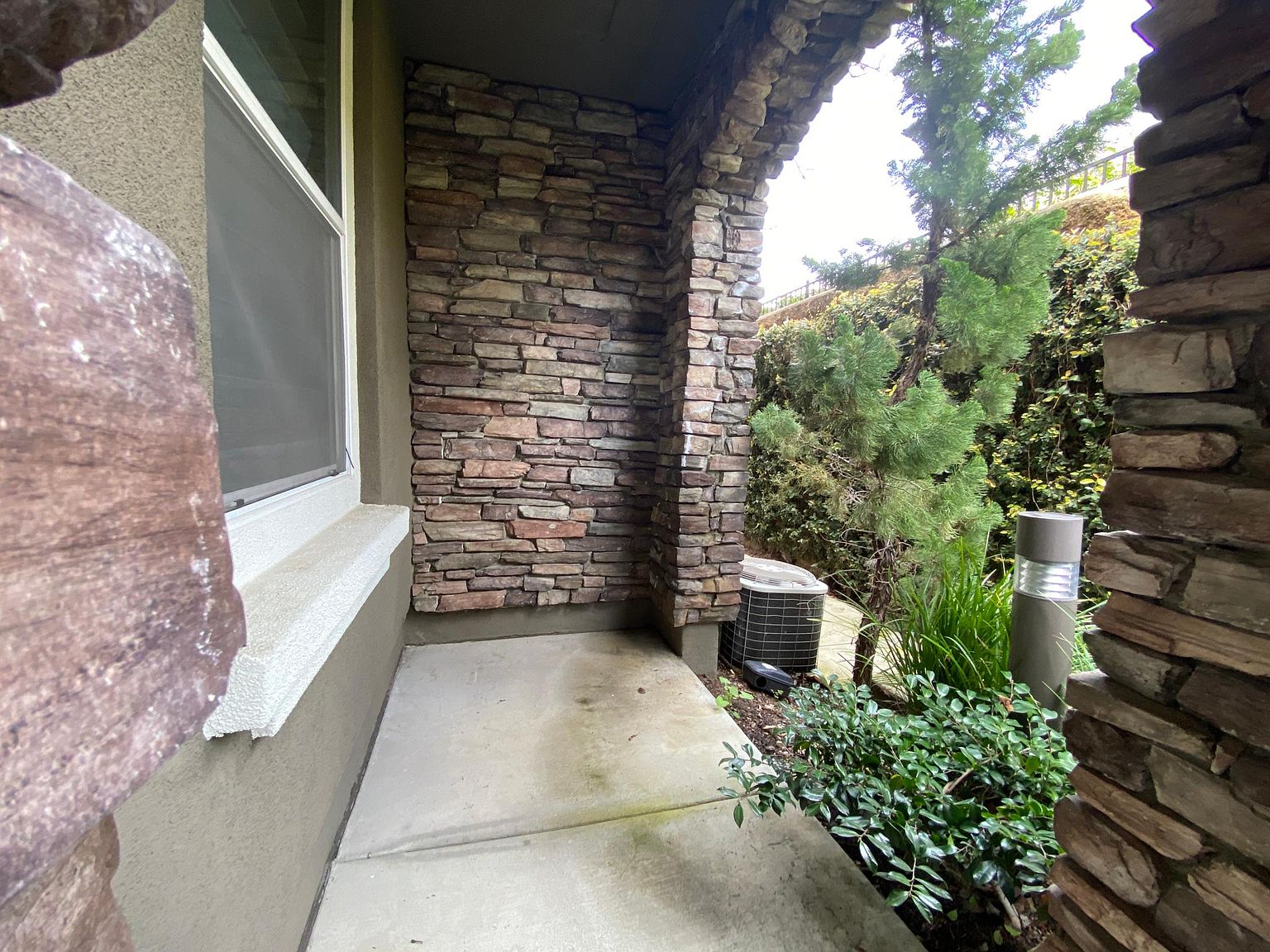 1357 Abbey Ln photo 2