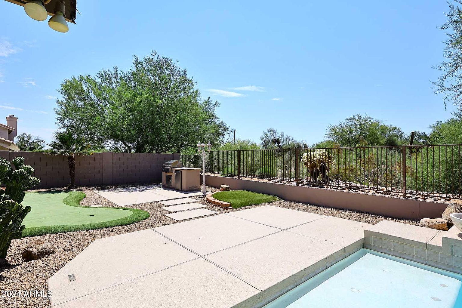 18808 N 92nd Way photo 3