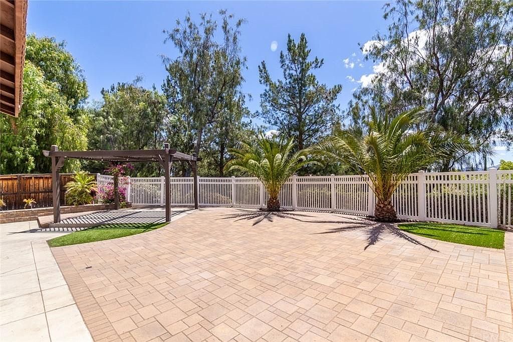 28781 Oak Park Ln photo 5