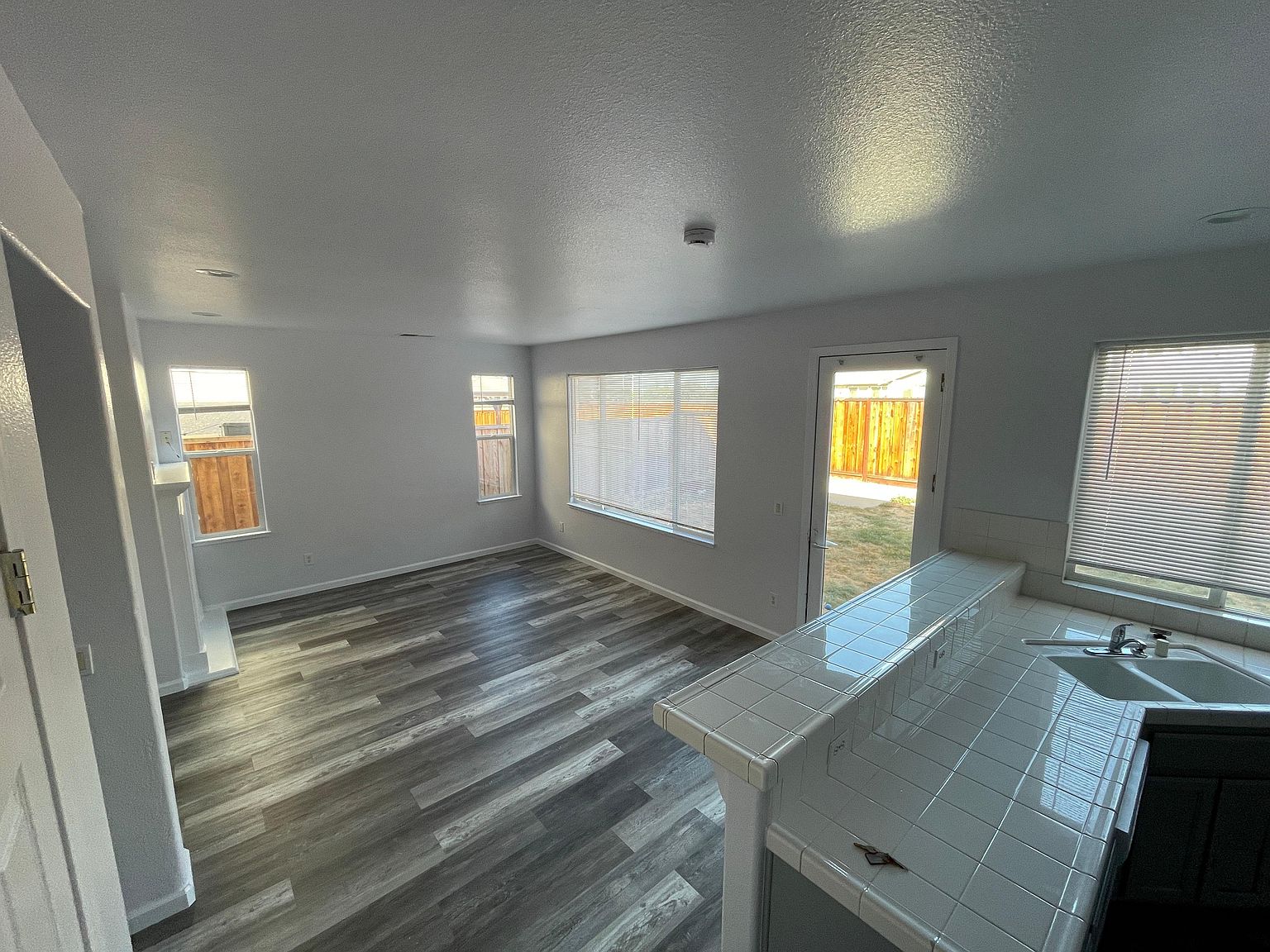 850 Saffron Dr Tracy, CA 95377 photo 3