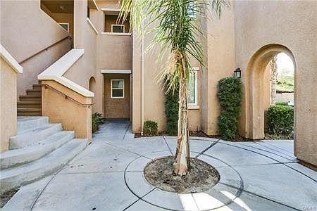 26460 Arboretum Way photo 3