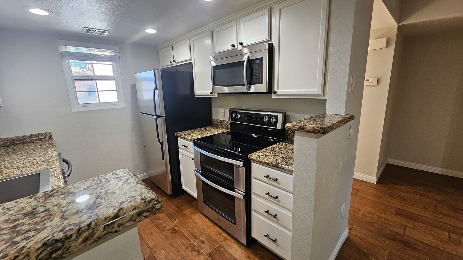 12079 Alta Carmel Ct photo 4