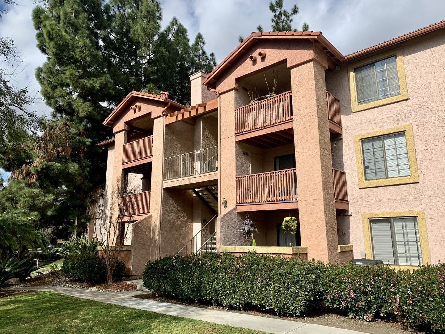 12071 Alta Carmel Ct photo 2