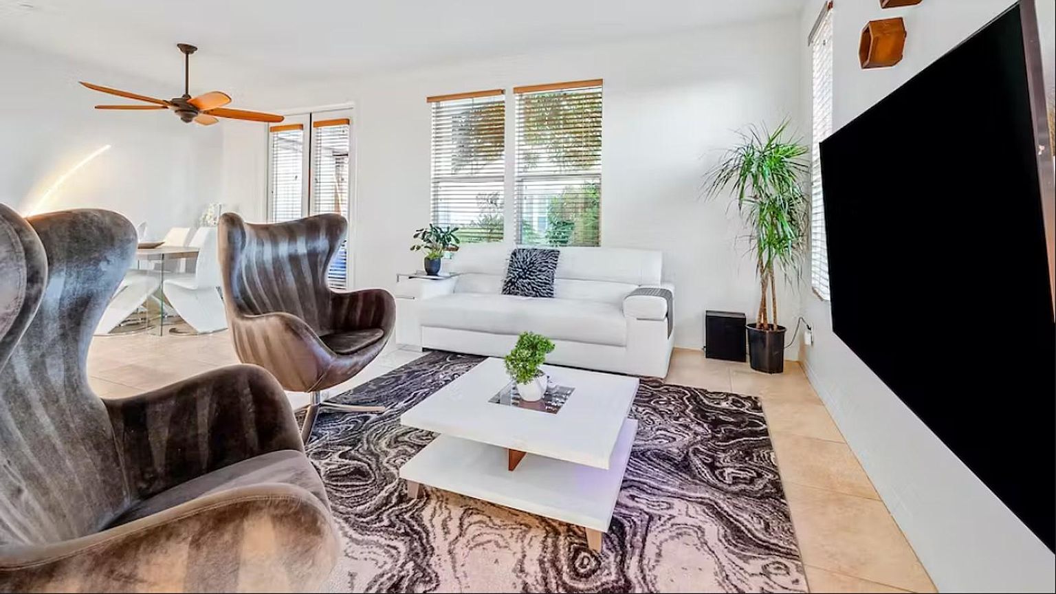 760 Harbor Cliff Way photo 4