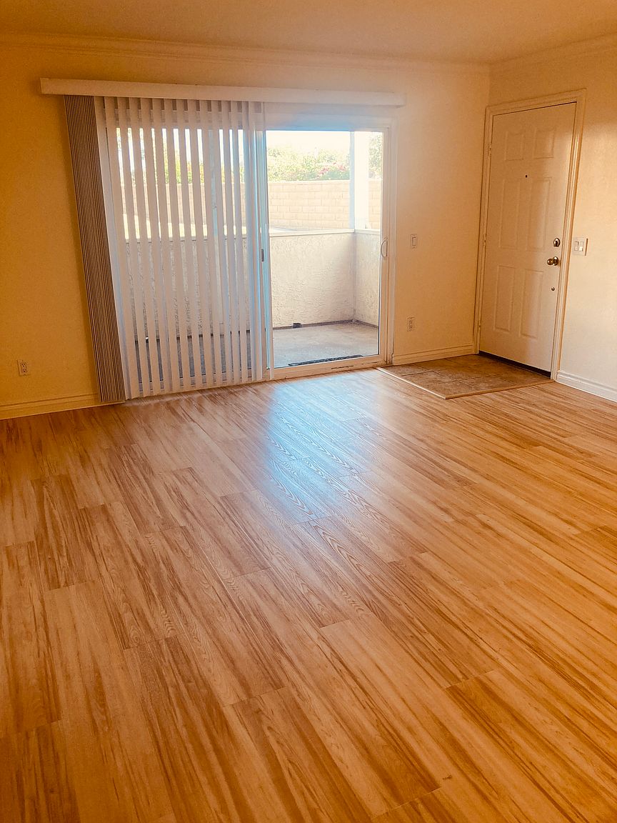 5034 Los Morros Way Oceanside, CA 92057 photo 4