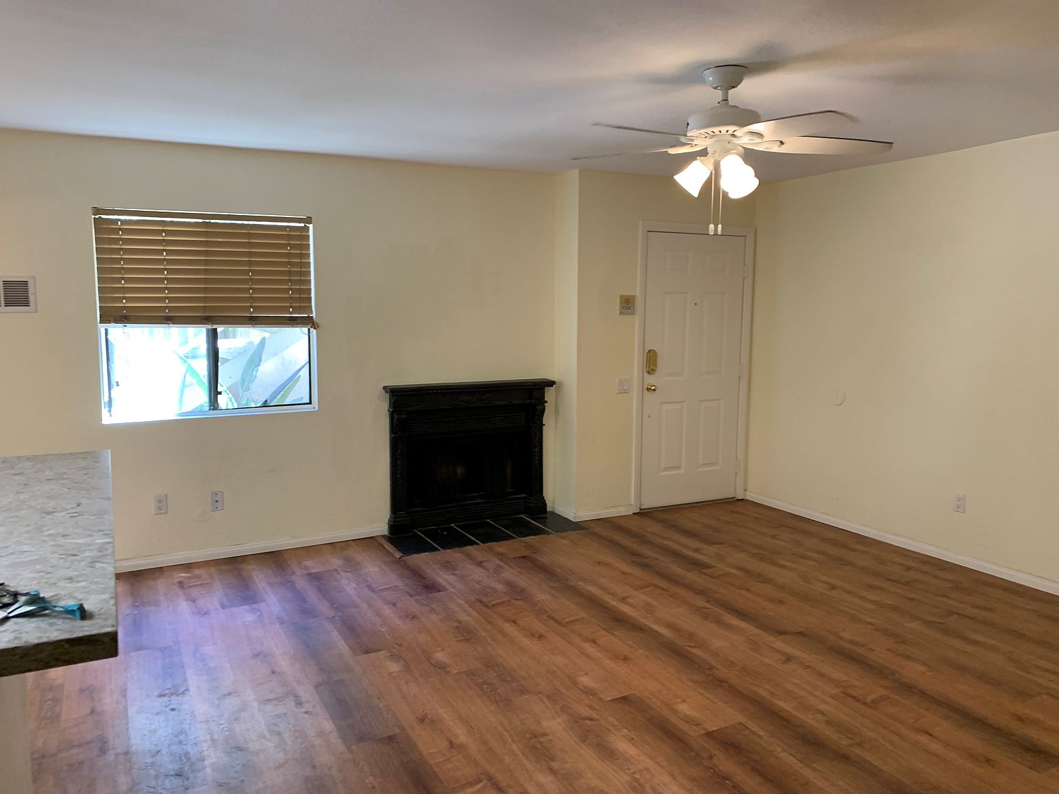 2911 C St photo 3