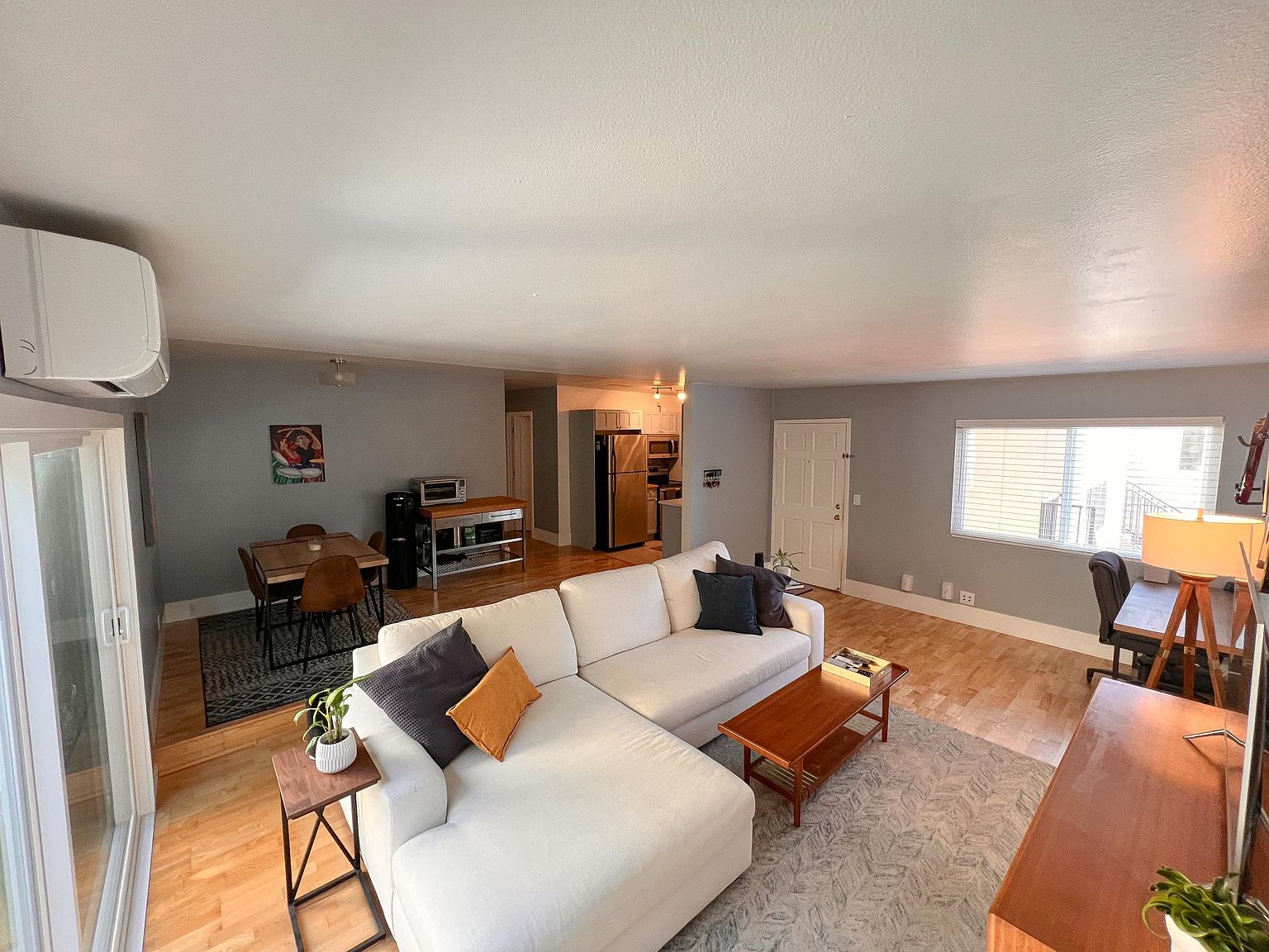 2850 Reynard Way photo 3