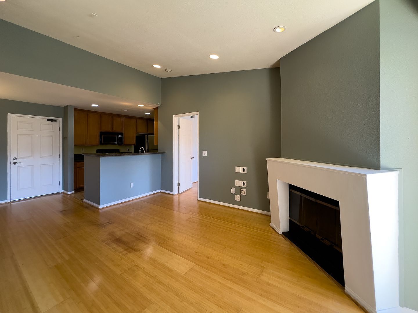 7160 Shoreline Dr photo 4