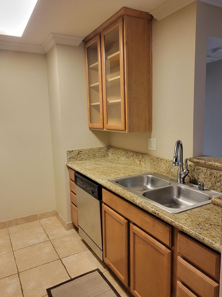 7190 Shoreline Dr photo 5