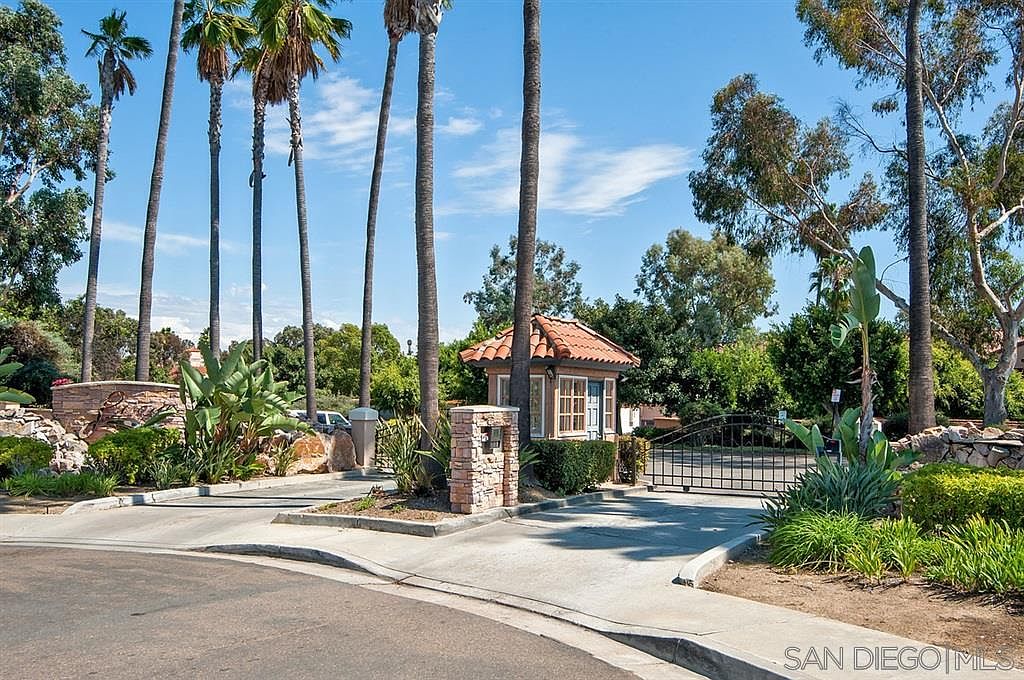 7190 Shoreline Dr photo 2