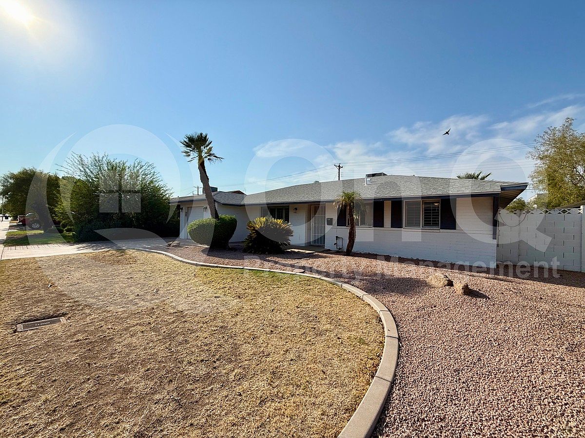 8432 E Holly St photo 2