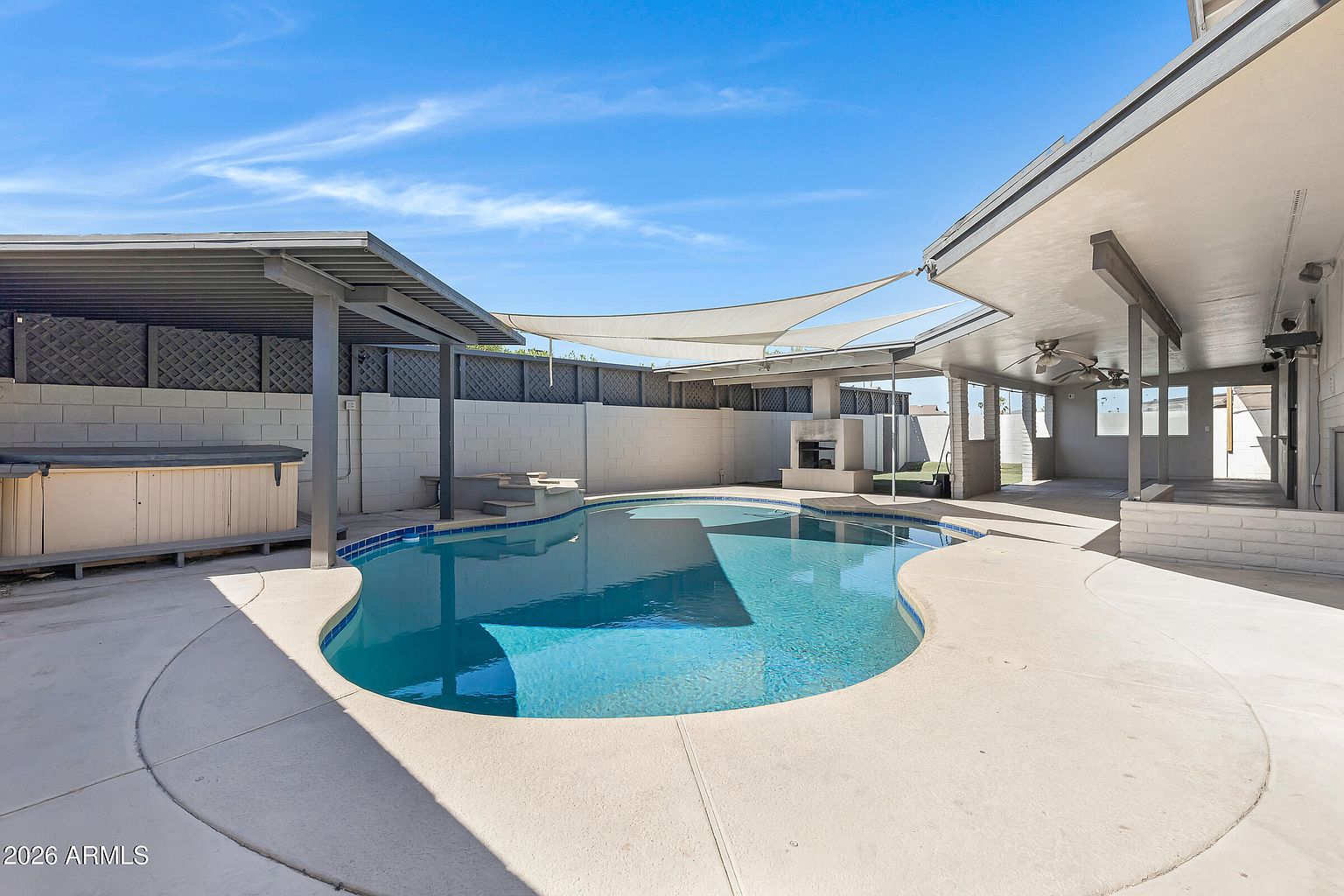 1627 E FREMONT Drive photo 4