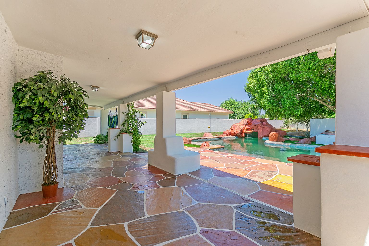 1820 E Jasmine Cir photo 4