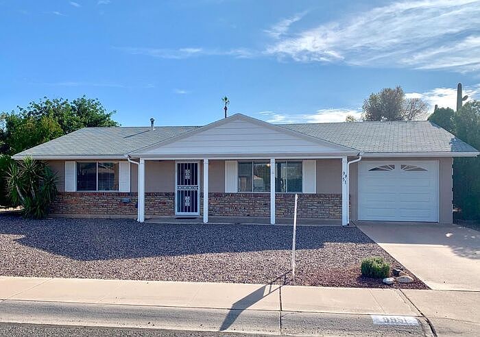 9951 W Clair Dr photo 2