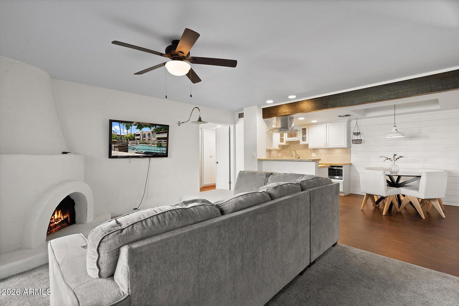 7557 N Dreamy Draw Dr photo 5