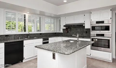 7250 E Paradise Dr photo 5