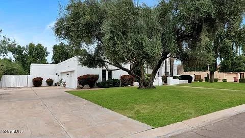 7250 E Paradise Dr photo 4