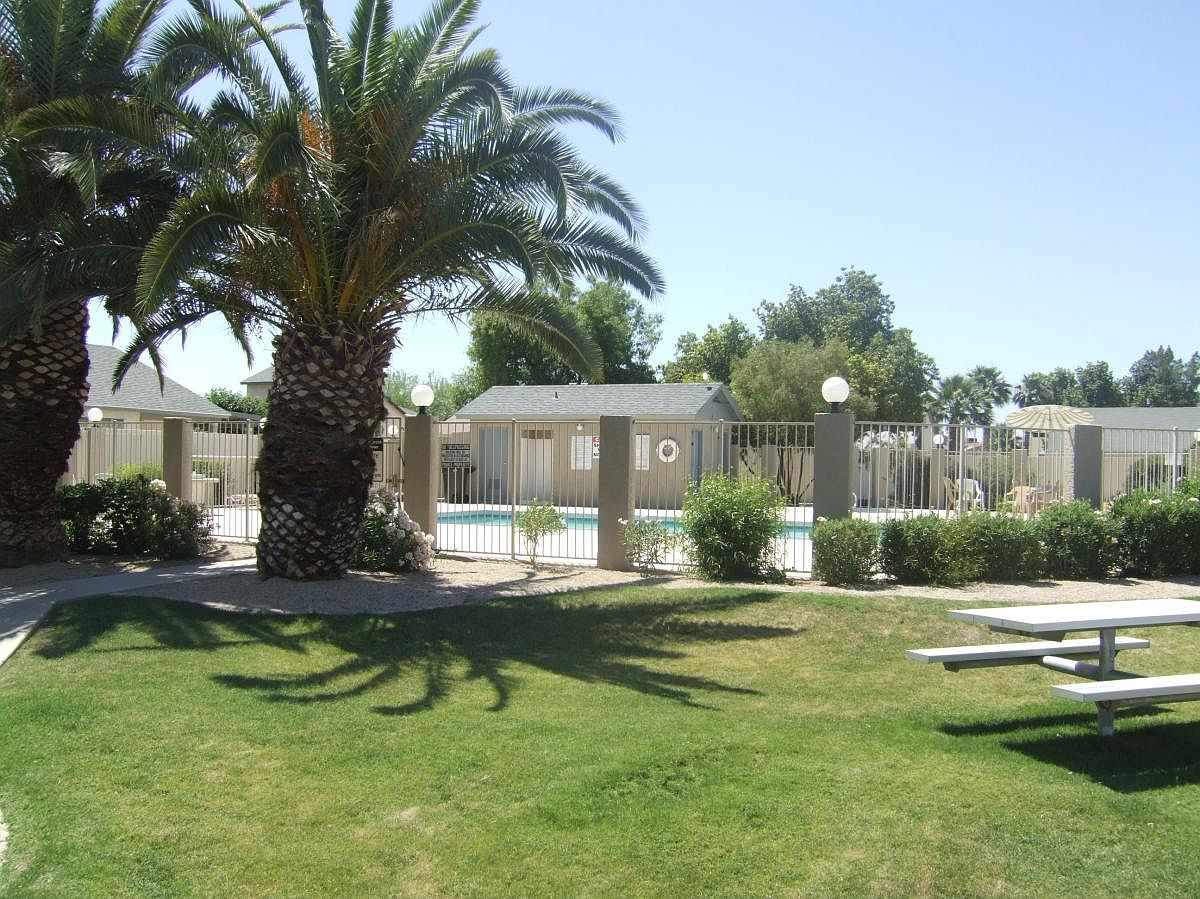 8871 W Michelle Dr photo 3
