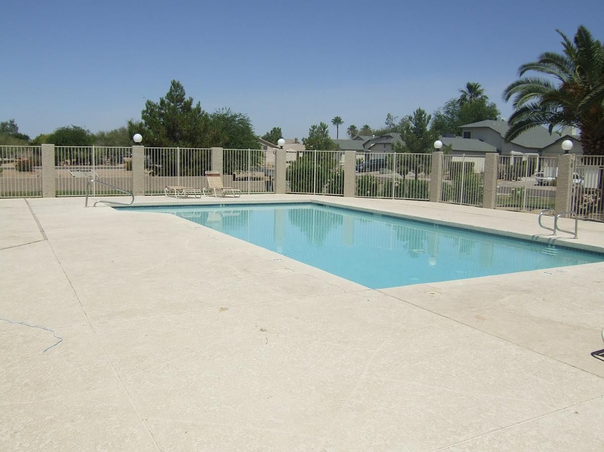 8871 W Michelle Dr photo 5