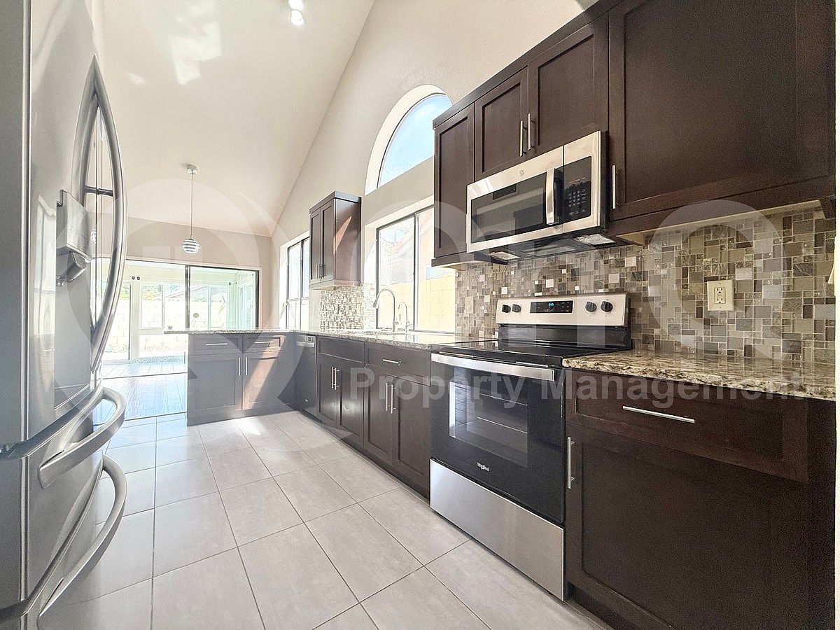 182 W Knox Rd Tempe, AZ 85284 photo 4