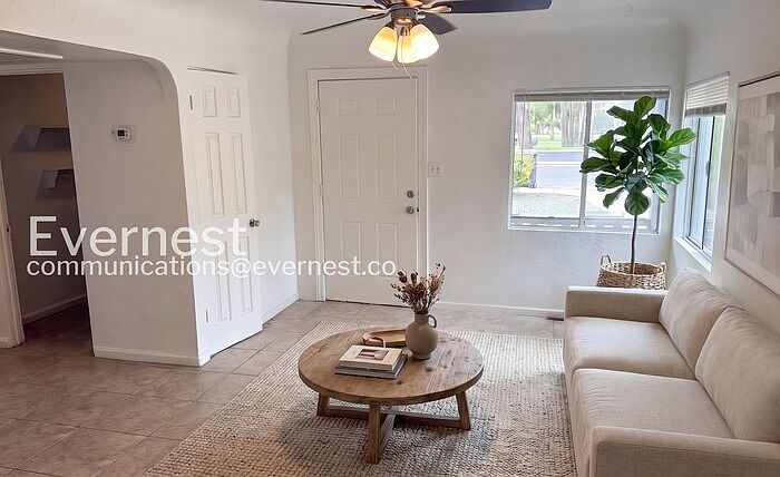 61 N Hobson photo 4