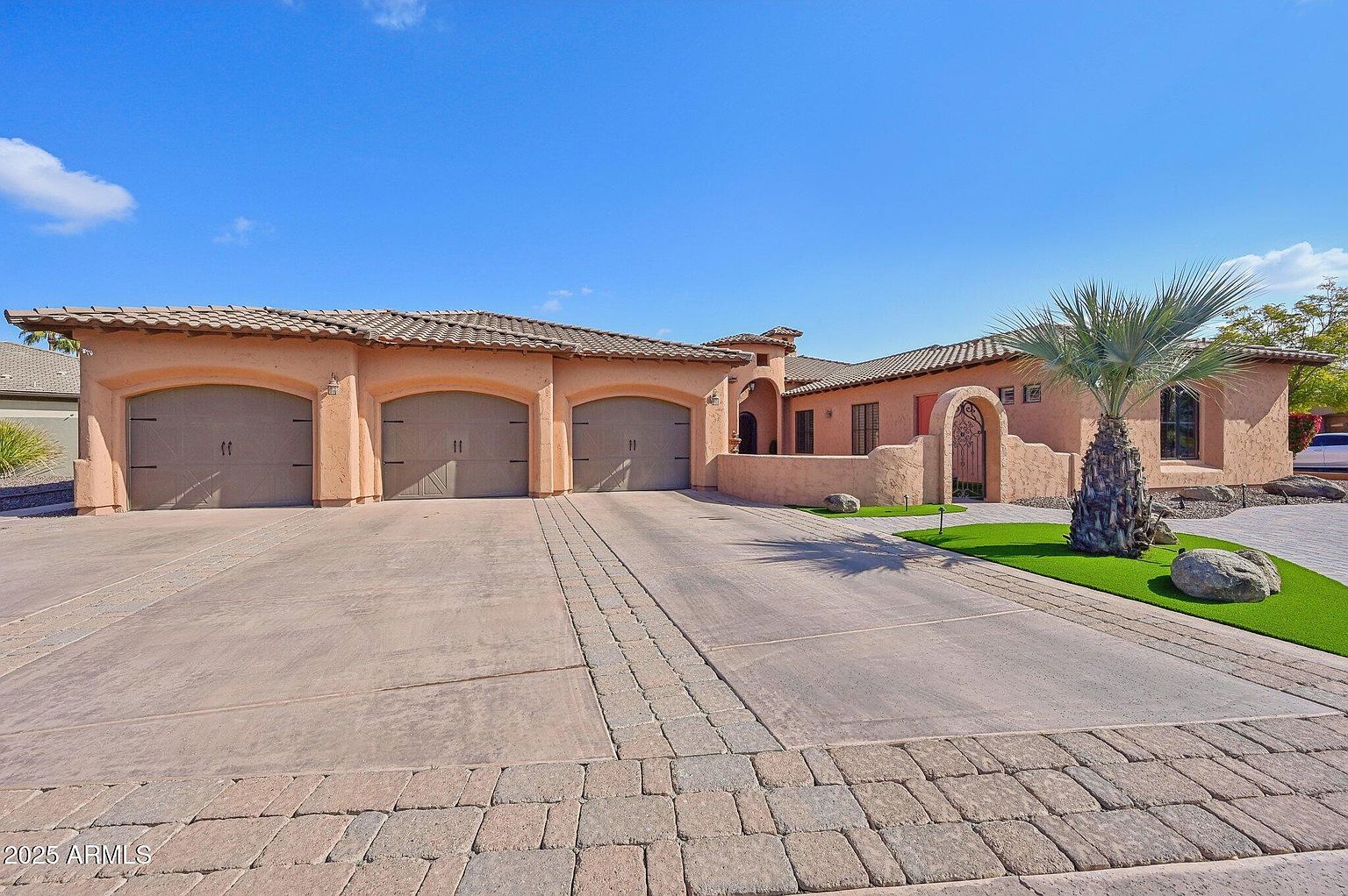 351 N Cloverfield Cir Litchfield Park, AZ 85340 photo 2
