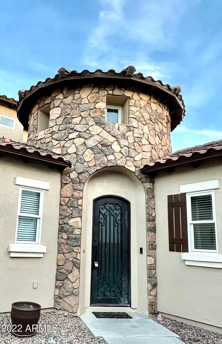 2289 E Aster Dr photo 3