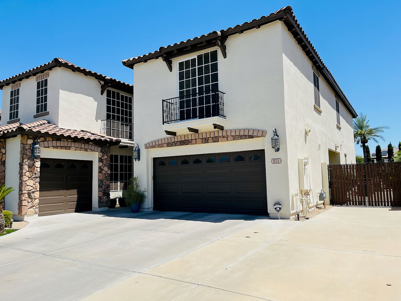 931 E Canyon Way photo 2