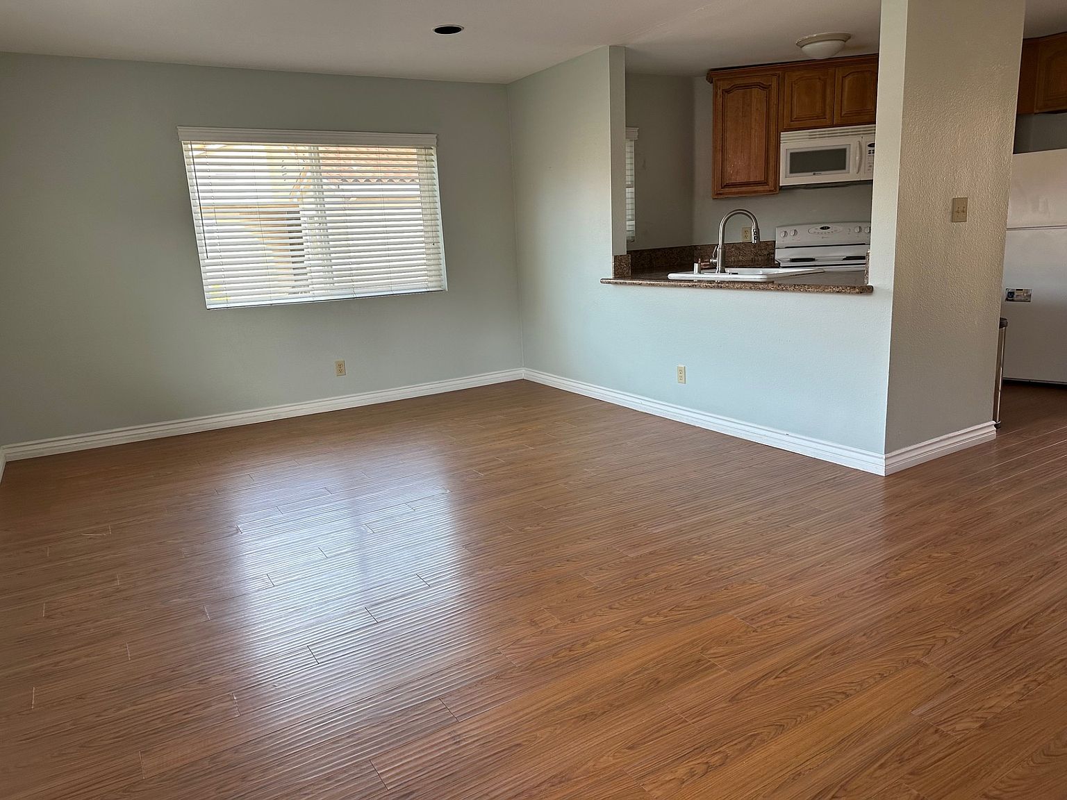 7545 Charmant Dr photo 4