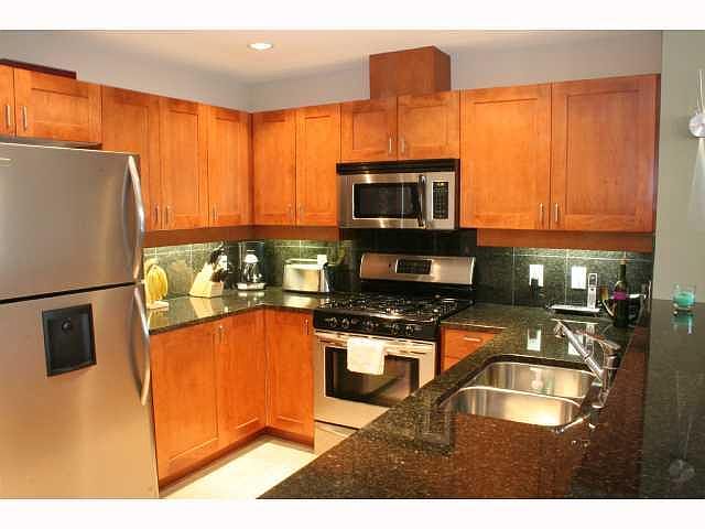 475 Redwood St photo 3