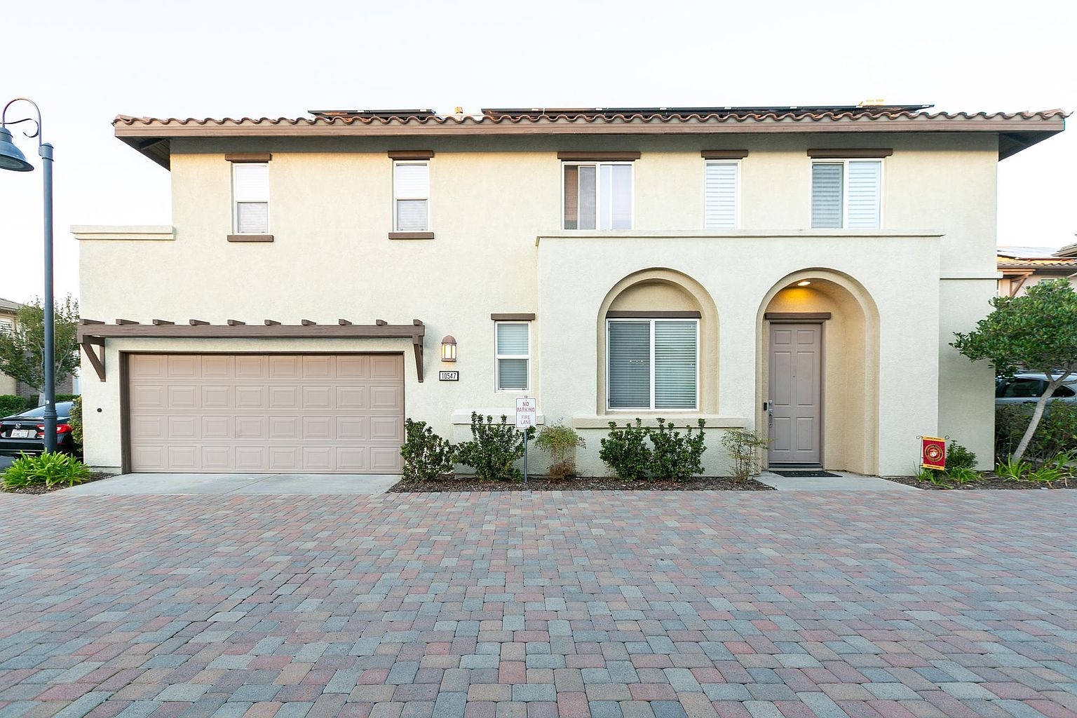 10512 Hollingsworth Way photo 2