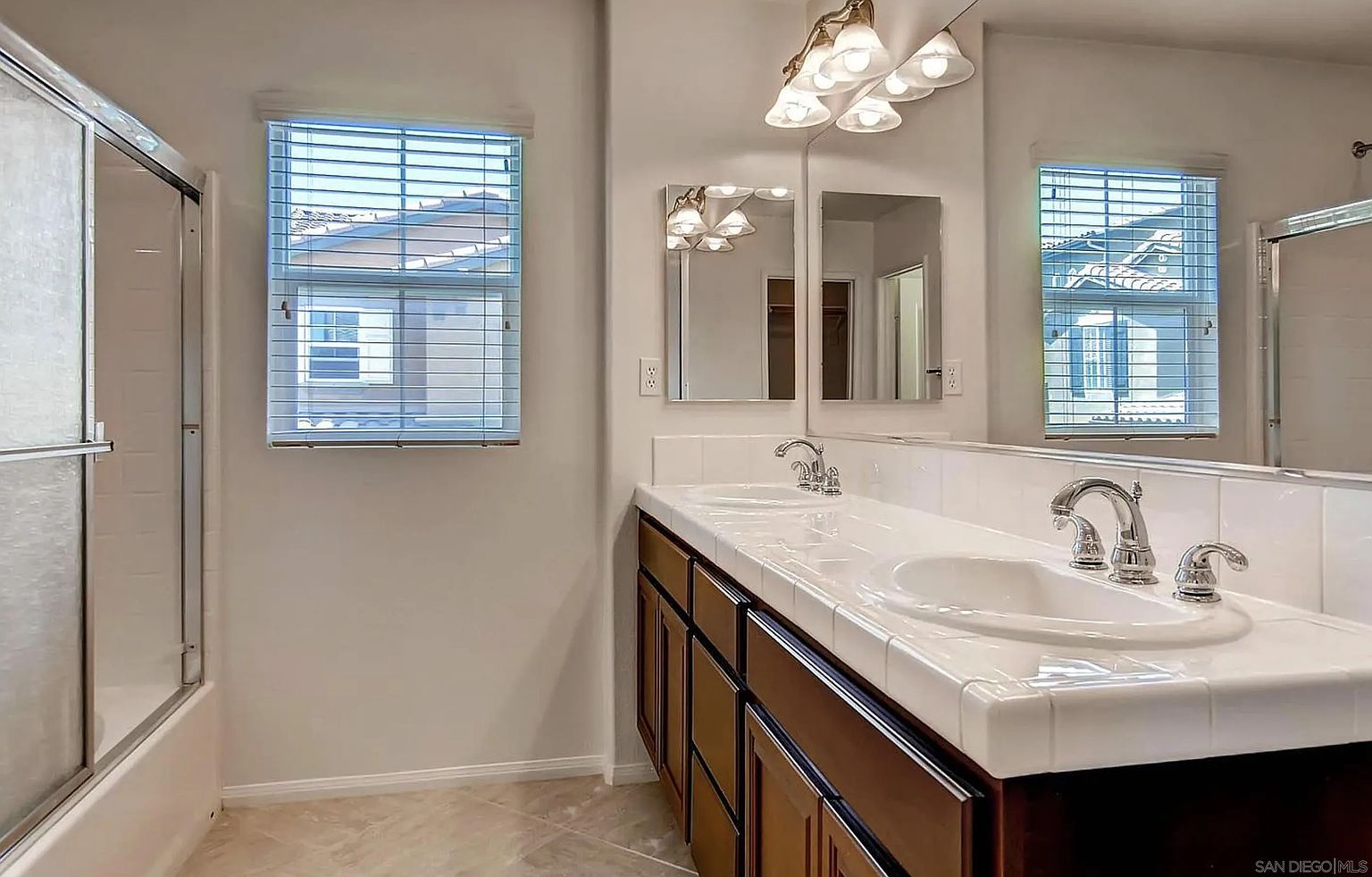 10429 Whitcomb Way photo 5
