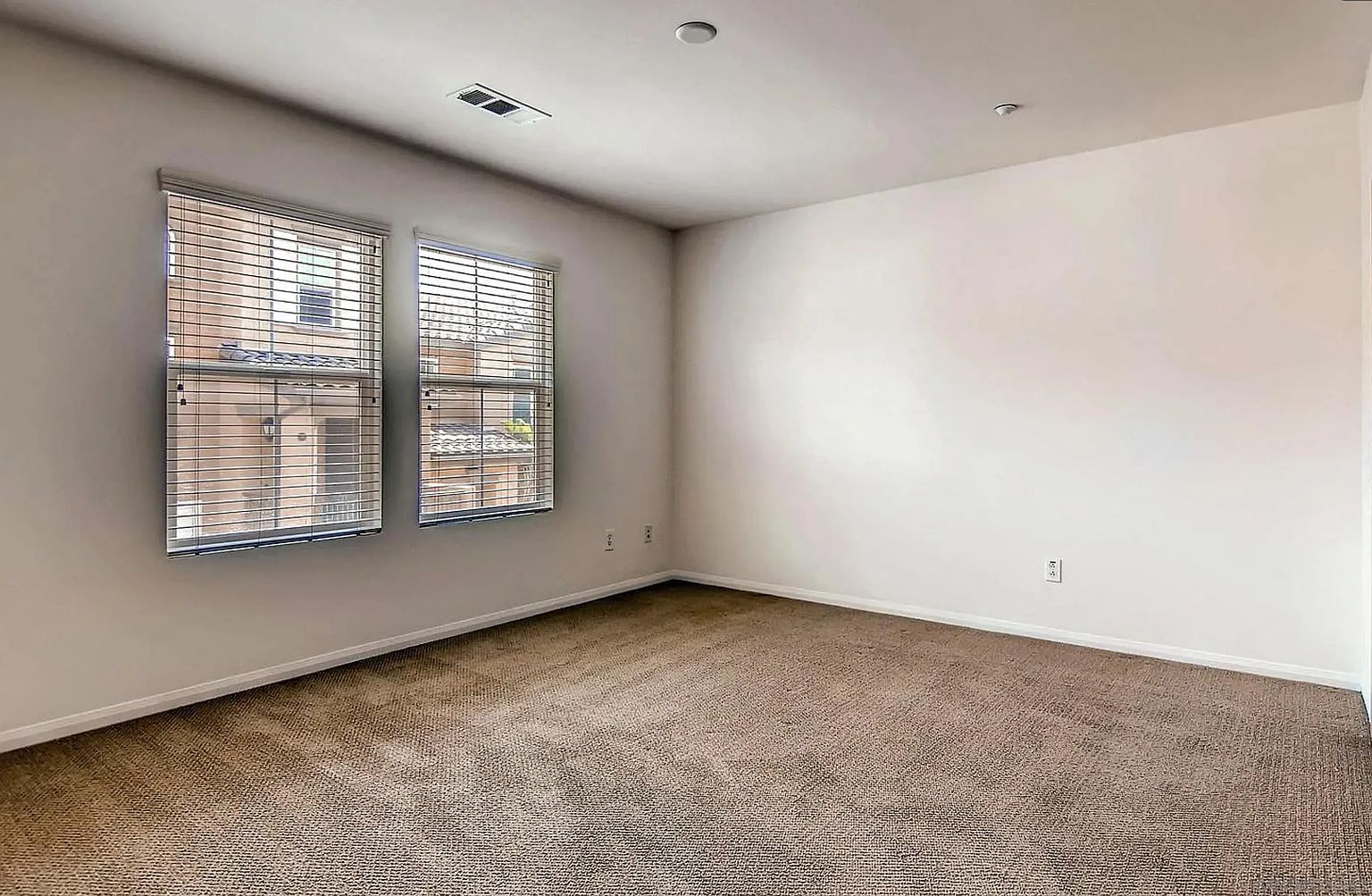 10429 Whitcomb Way photo 4