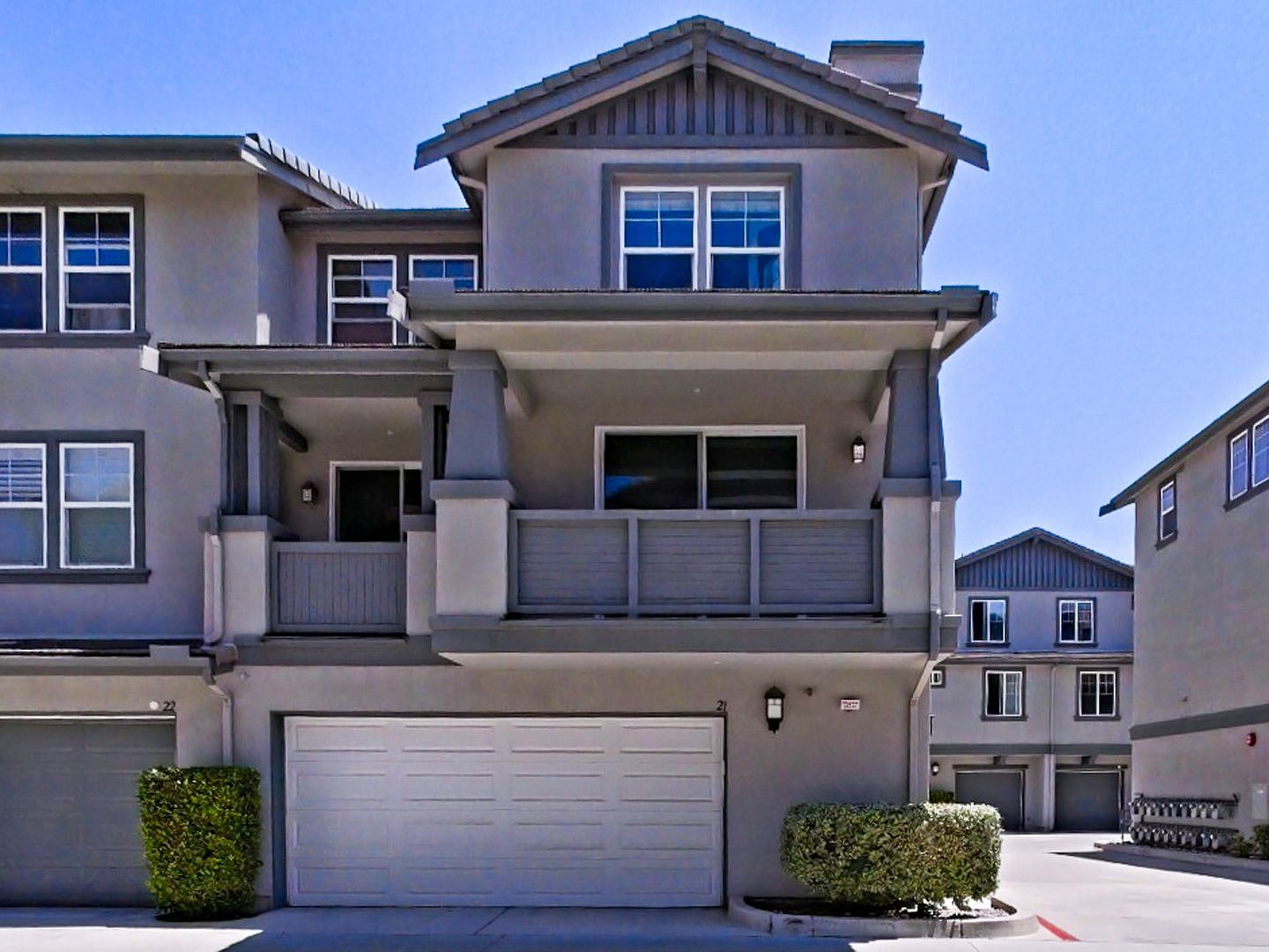 16911 Bixby St